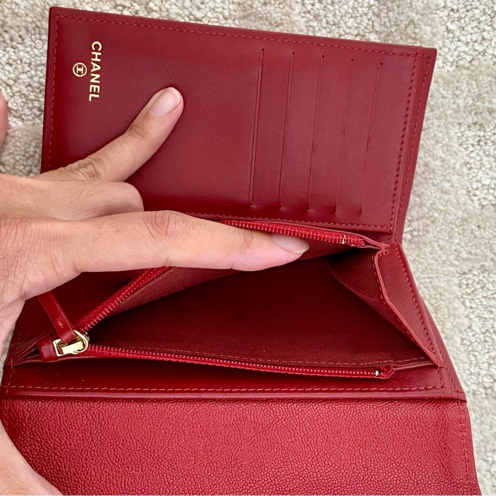 CHANEL🍒Red Quilted Trifold wallet with Gold Accent - Picture 11 of 16